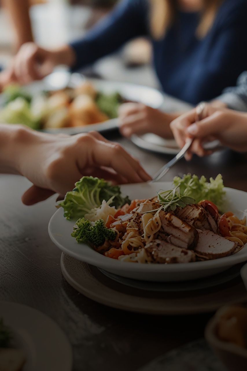 Afbeelding van de menukaart bij Restaurant 't Edelhert, met een variëteit aan seizoensgebonden gerechten.
